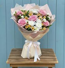 Букет цветов из:  Гвоздики, Орхидеи и Розы #REPLACE_PRED# Красноармейске Саратовской области