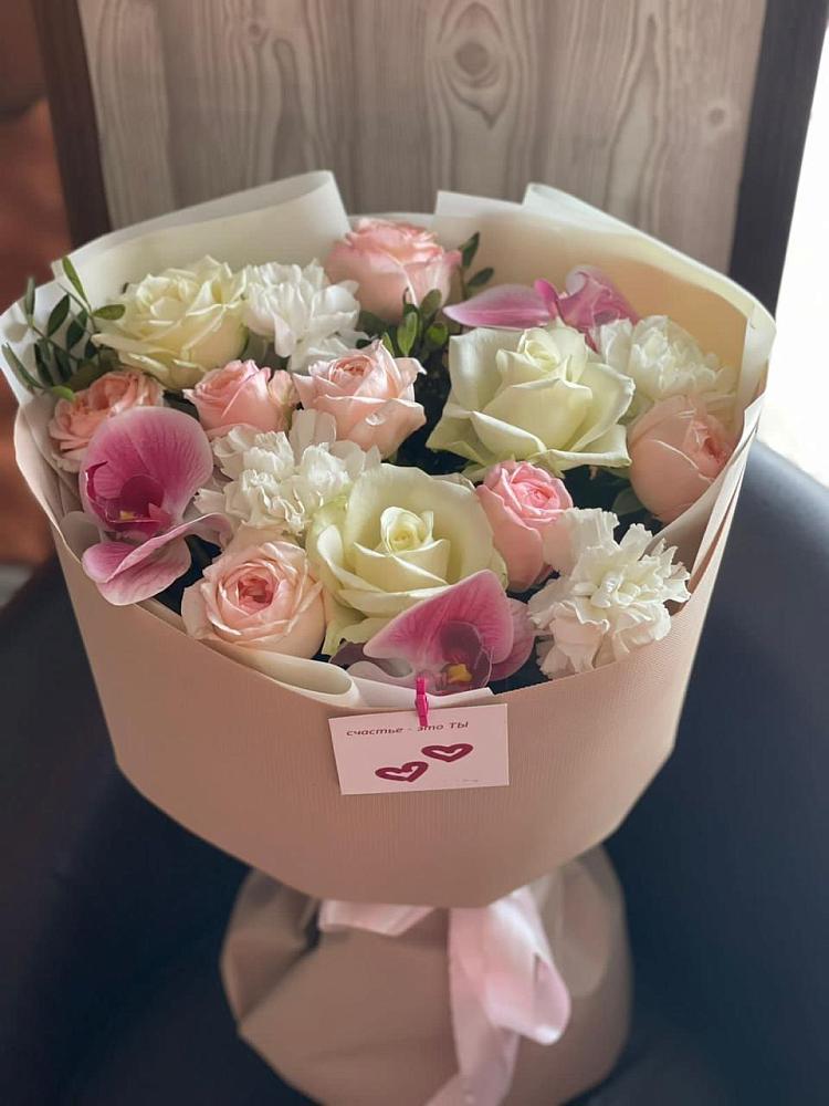 Букет цветов из: Орхидеи, Розы и Гвоздики в Красноармейске Саратовской области