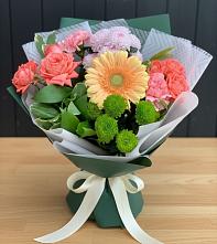 Букет цветов из:  Гвоздики, Розы, Герберы и Хризантемы в Красноармейске Саратовской области