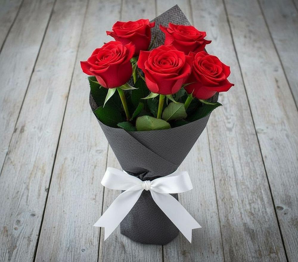 Букет 5 Красных роз Эдлесс Лав в Красноармейске Саратовской области