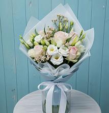 Букет цветов из:  Розы и Лизиантусы в Красноармейске Саратовской области