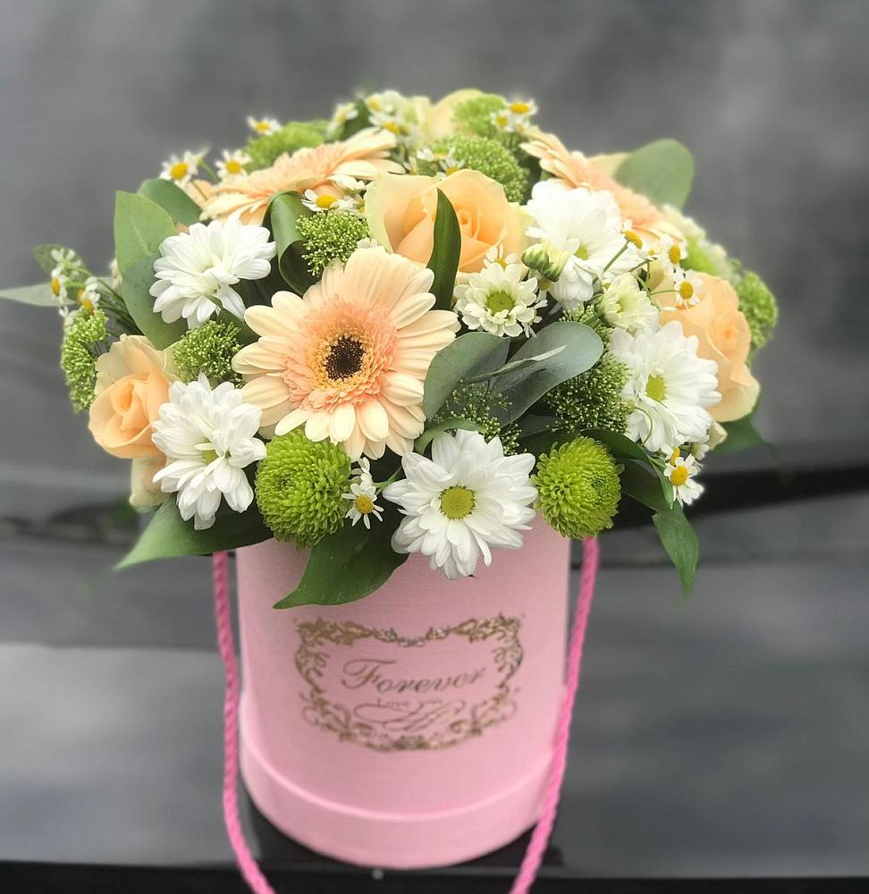 Цветочная композиция из Розы, Герберы и Хризантемы в шляпной коробке в Красноармейске Саратовской области