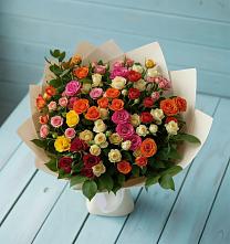 Букет Микс из разноцветных кустовых роз в Красноармейске Саратовской области